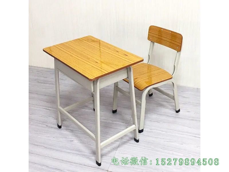 德庆县钢制校木课桌椅