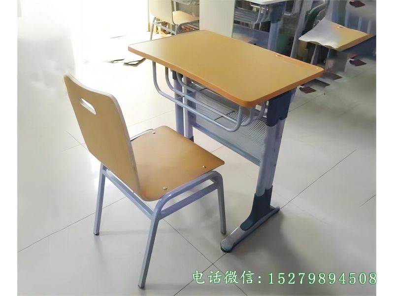 龙潭校具校用学习桌椅